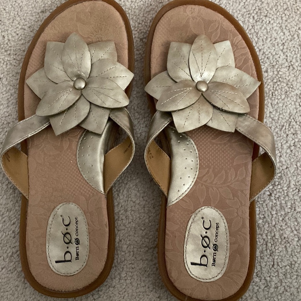 B.O.C women’s sandals size 10M
